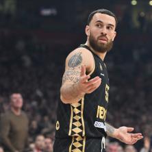 PONOVO: Suspendovan Majk Džejms