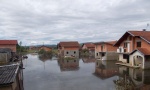 POPLAVE U RS: U Prijedoru poplavljeno 400 kuća, porušen pešački most