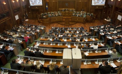 POSLE 6 MESECI BOJKOTA: Srbi ponovo u kosovskoj skupštini