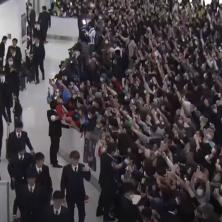 POSLE ISPADANJA OD HRVATA SA MUNDIJALA: Pogledajte kako su dočekani fudbaleri Japana (VIDEO)