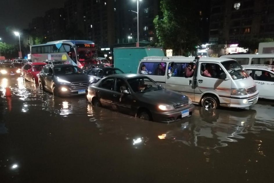 POTOP U EGIPTU: Najmanje 8 ljudi stradalo u poplavama, među njima i četvoro dece (VIDEO)