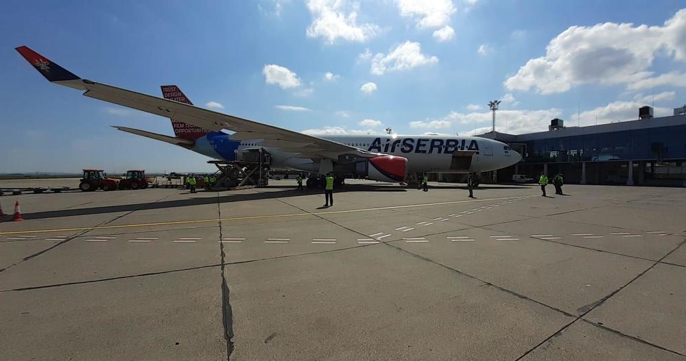 POVRATAK KUĆI: Avion Er Srbije vratio 110 naših građana iz Pariza!