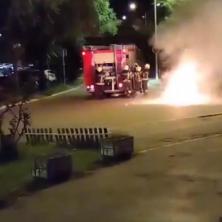 POŽAR NA VIDIKOVAČKOM VENCU! Izgoreo automobil, vatrogasci u akciji gašenja (VIDEO)