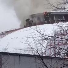 POŽAR U CENTRU MOSKVE: Ljudi HITNO evakuisani, gori u samom centru grada (VIDEO)