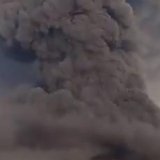 POŽAR U FABRICI HEMIJE: Gusti crni dim guta grad, ima povređenih (VIDEO)