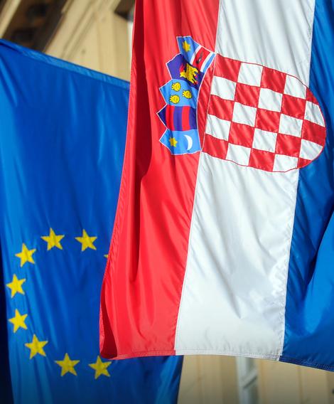 POZDRAV HRVATICAMA, HRVATIMA I POŠTENIM SRBIMA Dojče vele: Erupcija govora mržnje u Hrvatskoj