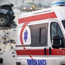 POZNATI DETALJI NESREĆE KOD BATAJNICE: Povređeni hitno prevezeni u Urgentni centar (VIDEO)