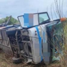 POZNATO STANJE PUTNIKA! Isplivali detalji nesreće u Mađarskoj - oglasio se vlasnik firme čiji se autobus prevrnuo (FOTO)