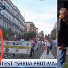 PRAVA SLIKA OPOZICIJE: Sekirom vitlao iznad srpskih glava, a sada protestuje protiv nasilja (VIDEO) 