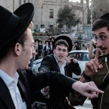 PRE BI UMRLI SA TOROM, NEGO SA PUŠKOM U RUCI: Ultraortodoksni Jevreji ODBIJAJU da ratuju za Izrael, nastao HAOS! (VIDEO)