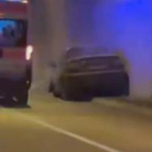 PREDNJI DEO AUTOMOBILA POTPUNO SMRSKAN: Saobraćajna nesreća u tunelu MIŠELUK U NOVOM SADU (VIDEO)