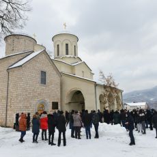 PREDSEDNIK OBIŠAO MANASTIR SVETOG NIKOLE: Država će obezbediti veću pomoć za crkve u Mileševskoj eparhiji (VIDEO)
