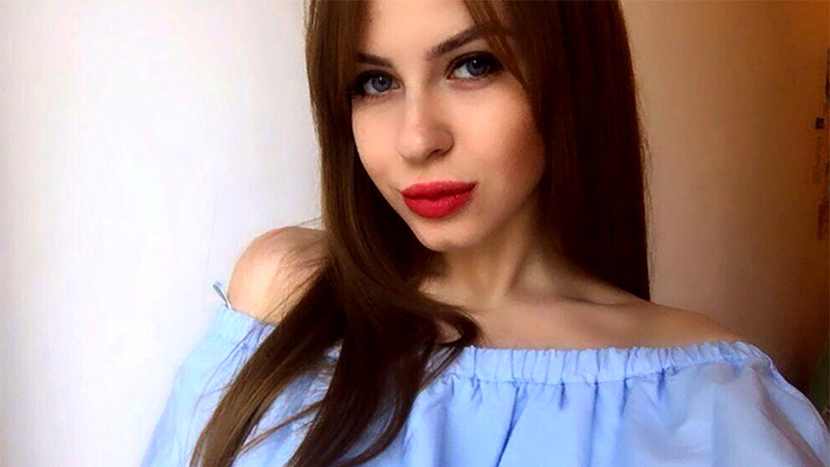 PRELEPA RUSKINJA (20) PRODAJE NEVINOST NA INTERNETU: Objavila je svoje provokativne fotografije i cenu, licitacija još uvek traje (FOTO)