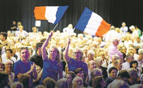 PRELIMINARNI REZULTATI Najviše glasova Makronu i Le Penovoj