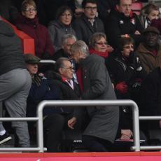 PREMIJER LIGA: Arsenal ponovo razočarao, navijači znaju ko je glavni krivac