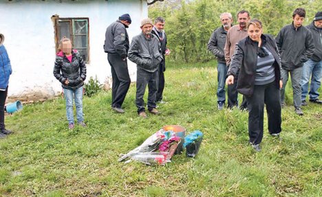 PRESTRAVLJENI SVEDOK POGIBIJE MAJKE I SINA U GLOGOVCU: Kriknuli i pali mrtvi