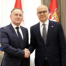 PRIJATELJSKI RAZGOVOR Premijer Vučević sastao se sa ambasadorom Mađarske u Srbiji (FOTO)