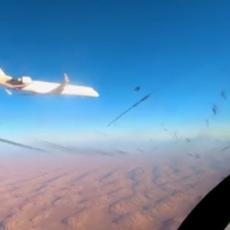 PRINUDNO SLETANJE: Libijski lovac presreo putnički avion (VIDEO)