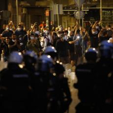 PRIPADNICI POLICIJE SPREČILI HULIGANE DA ZAUSTAVE SAOBRAĆAJ: Vraćeni demonstranti koji su želeli da blokiraju auto-put