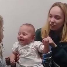 PRIPREMITE MARAMICE: Bebe koje prvi put ČUJU će vam istopiti srce! (VIDEO)