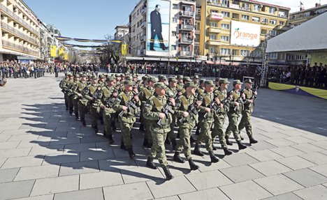 PRLJAVI PLAN TAČIJA I HARADINAJA: Srbima nude masne pare za vojsku Kosova