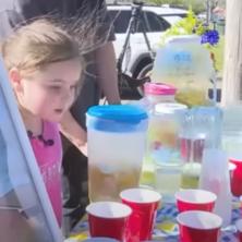 PROBAJTE DA NE ZAPLAČETE: Devojčica (7) prodaje limunadu na ulici kako bi skupila veliku sumu novca, razlog njenog poteza slama i najtvrđa srca (VIDEO)