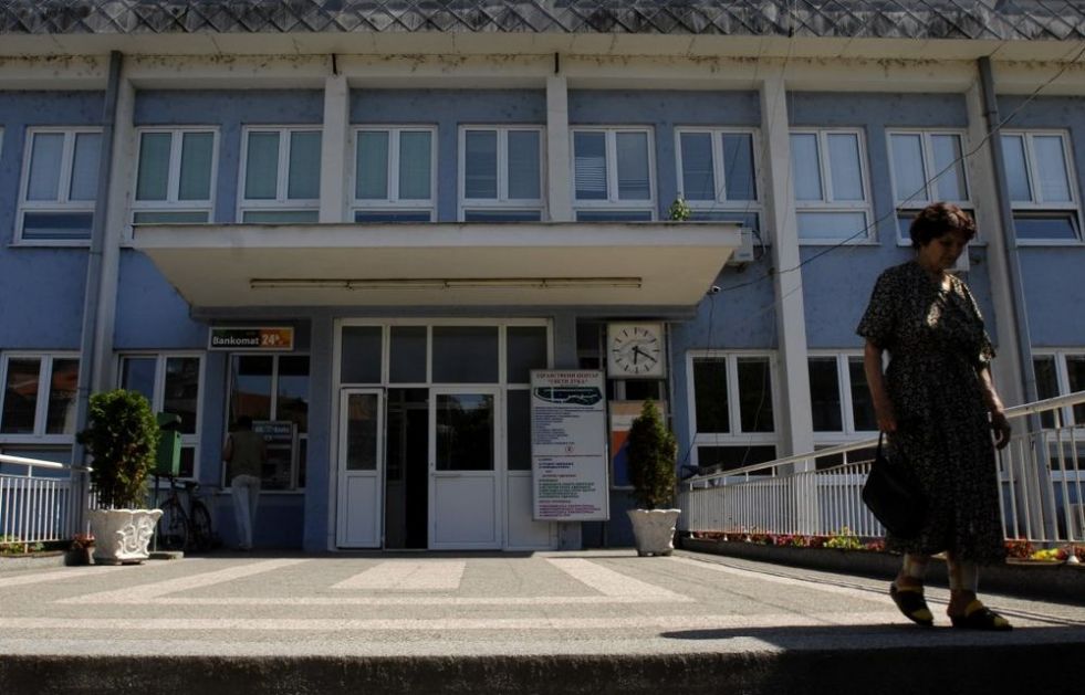 PROBLEM ZA ZAPOSLENE U CRVENOJ ZONI: Bolnica u Smederevu zaposlenima prestala da kupuje markicu za prevoz!