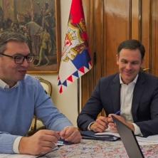 PROSEČNE PLATE PREKO 1.000 EVRA Predsednik Vučić se sastao sa ministrom Malim: EXPO je prilika za ogroman napredak i promenu lica Srbije (VIDEO)