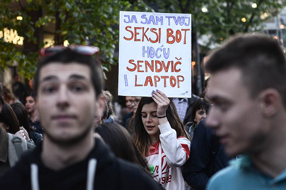 PROTESTI posle pauze: Šetnje širom Srbije FOTO