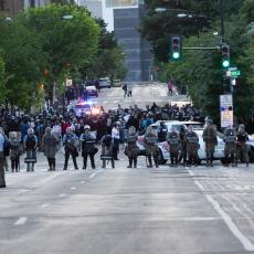 PROTESTI U SAD SE NE SMIRUJU: Tramp odlučio da pošalje dodatne policijske snage u demokratske gradove