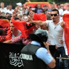 PROTESTI U TIRANI: Hiljade građana na ulicama, traže izbore!