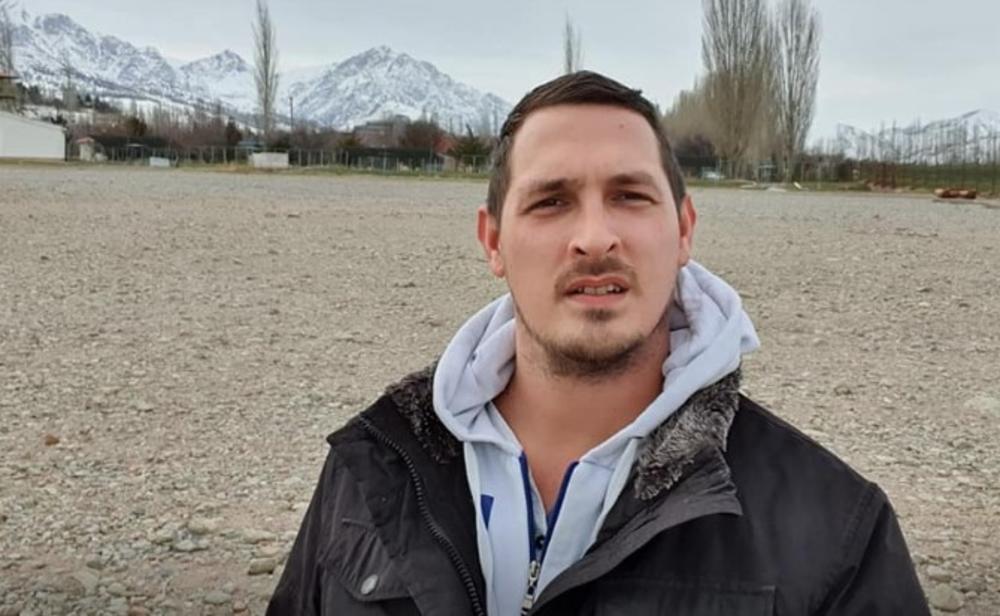 PROVEO SAM NOĆ U POLICIJI: Srpski vaterpolo trener proživljava DRAMU u Taškentu, promeno 4 stana za 4 dana!