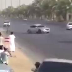 PROVOD BOGATIH: Ovi Saudijci opako DRIFTUJU nasred AUTOPUTA - potpuno ludilo! (VIDEO)