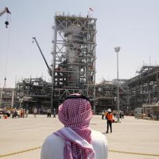 PRVE SLIKE SA LICA MESTA: Saudijci pokazali novinarima mesto napada na naftna postrojenja (FOTO)