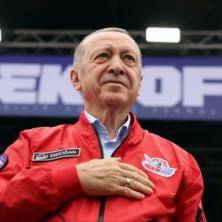PRVI PUT U JAVNOSTI OD KAD MU JE POZLILO! Sve oči uprte u Erdogana - pred njim je najteži ispit do sada (FOTO)