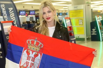 PRVI PUT U JAVNOSTI SA BURMOM: Nevena ispraćena na “Evroviziji”, a dok je držala zastavu svi su gledali u njene ruke (foto)