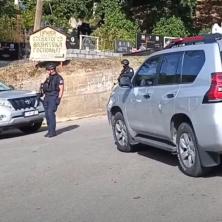 PRVI SNIMCI OPSADNOG STANJA NA KOSOVU: Oklopna vozila i specijalci sa dugim cevima ne daju nikome da priđe manastiru Banjska (VIDEO)