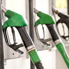 PUN REZERVOAR SKORO 700 DINARA VIŠE: Skok cena goriva u svetu preliva se i kod nas
