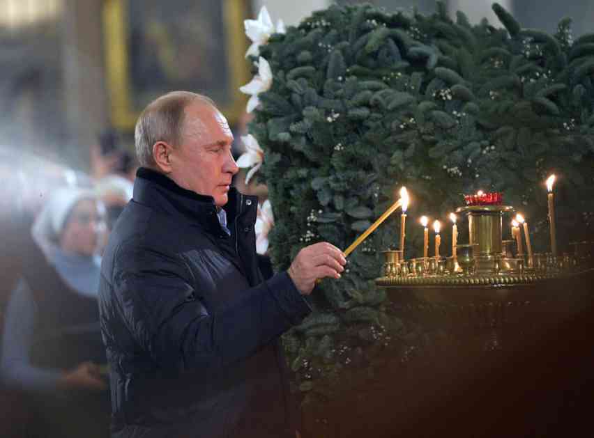 PUTIN NA BOŽIĆNU LITURGIJU STIGAO SA IKONOM: Poklon hramu Preobraženja Gospodnjeg u Sankt Peterburgu