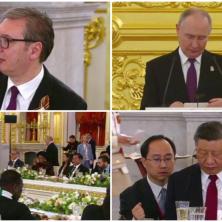 PUTIN ODRŽAO ZDRAVICU, U LUKSUZNOJ SALI ZA STOLOM SVETSKI LIDERI, MEĐU NJIMA I VUČIĆ Pogledajte kako izgleda svečana večera u Kremlju (FOTO)