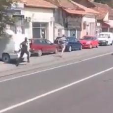 PUTNICI SNIMILI NEVEROVATNO HAPŠENJE! Policajac juri osumnjičenog kroz Bulevar kralja Aleksandra! (VIDEO)