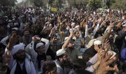 Pakistanska vlada pozvala vojsku da obezbedi Islamabad (VIDEO)