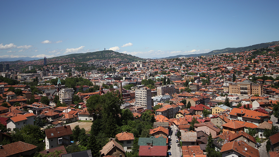 Pala magla na Sarajevo, Dodik sleteo i pomogao
