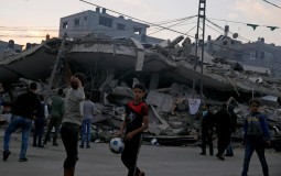 
					Palestinci u pojasu Gaze slavili, Izraelci na jugu protestovali zbog prekida vatre 
					
									