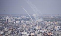 Palestinski ekstremisti ispalili desetine raketa na Izrael u odgovoru na vazdušne napade