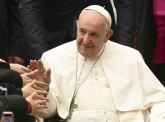 Papa Franja: Seksualno zadovoljstvo je dar od Boga