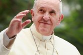 Papa Franja objavio rat lažnim vestima