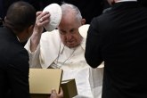 Papa Franja zadržan u bolnici: Ima poteškoća sa disanjem