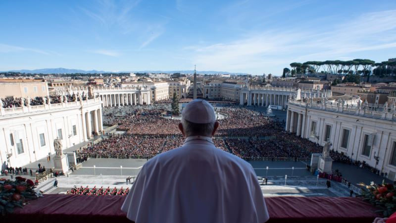 Papa Franja u božićnoj poruci pozvao na mir i poštovanje različitosti