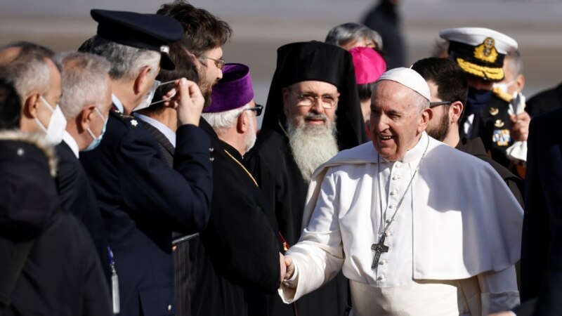 Papa Franjo doputovao u Grčku